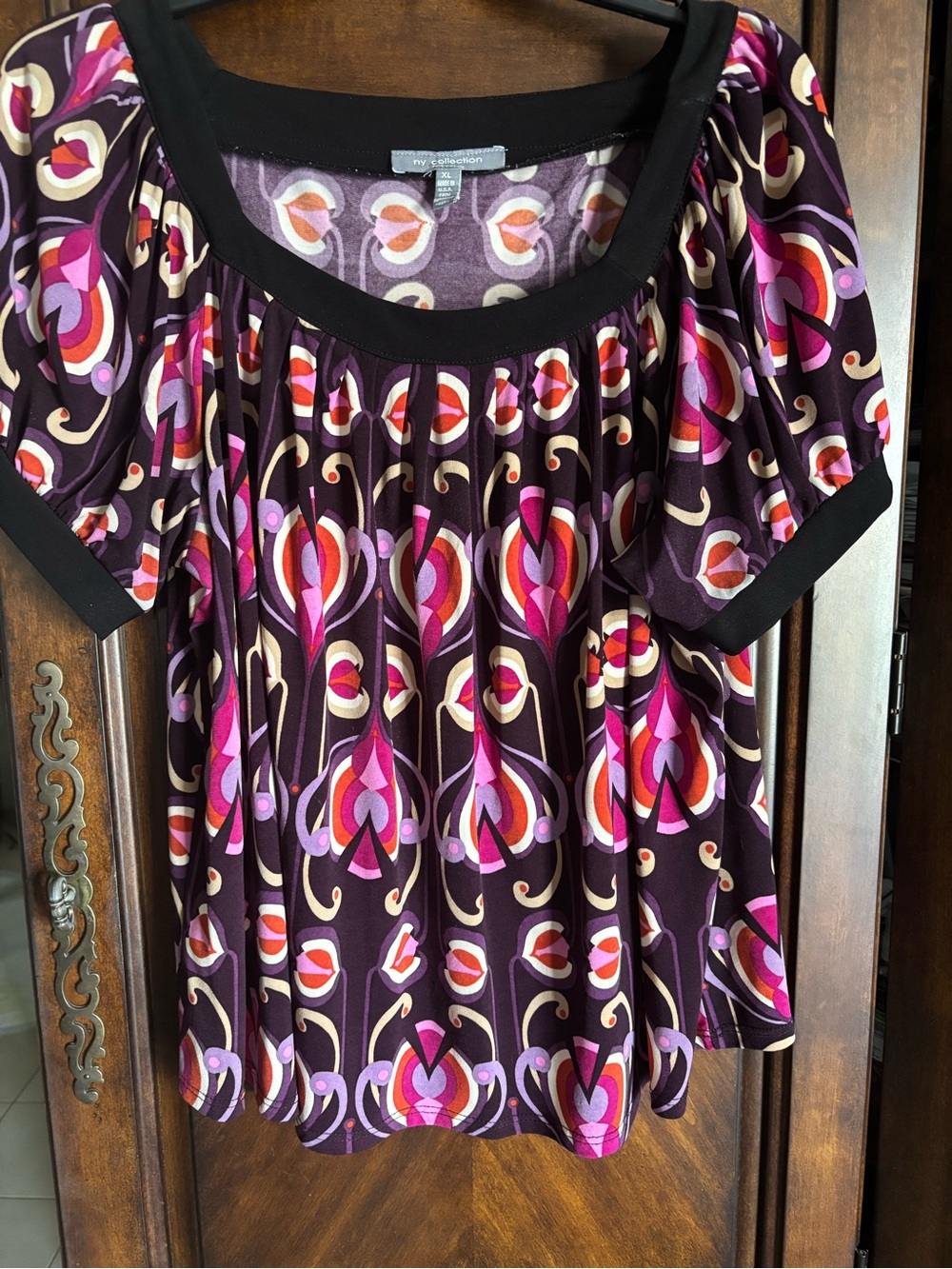 NY Collection Plum Floral-Pattern Scoop Neck Top with Black Trim